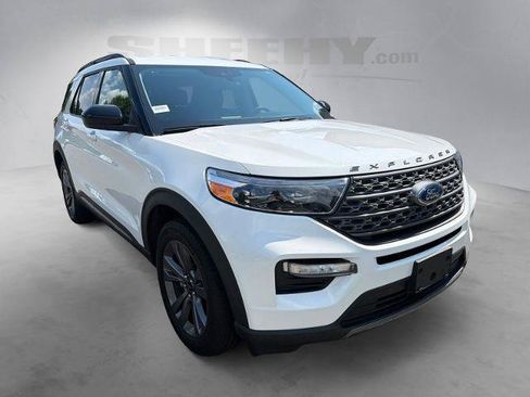 Certified 2023 Ford Explorer XLT w/ Equipment Group 202A AWD/4WD image 2