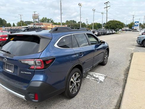 Used 2022 Subaru Outback Limited AWD/4WD image 8