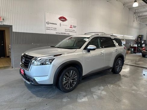 Certified 2024 Nissan Pathfinder SL w/ SL Premium Package AWD/4WD image 6
