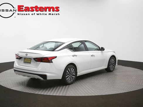 Used 2025 Nissan Altima 2.5 SV FWD image 39