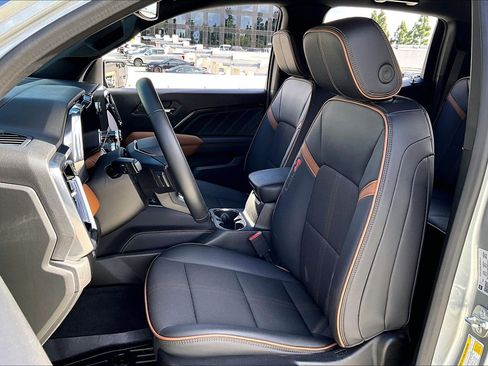 Used 2024 GMC Canyon AT4 w/ Canyon Safety Plus Package image 19