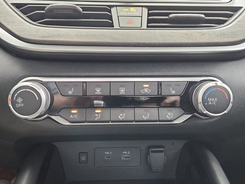 Used 2024 Nissan Altima 2.5 SV w/ SV Premium Package FWD image 23