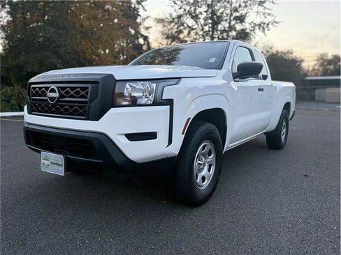 Used 2024 Nissan Frontier S w/ S Utility Package image 4