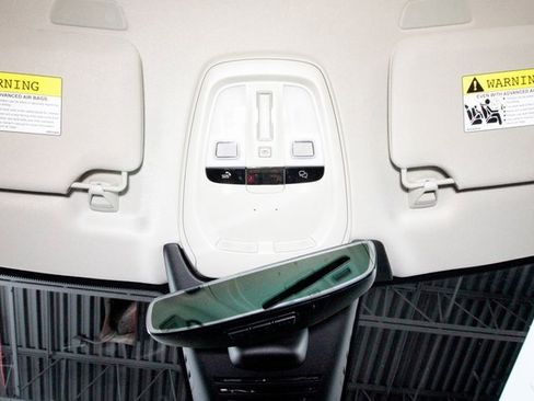 Certified 2025 Volvo XC90 B6 Plus image 8