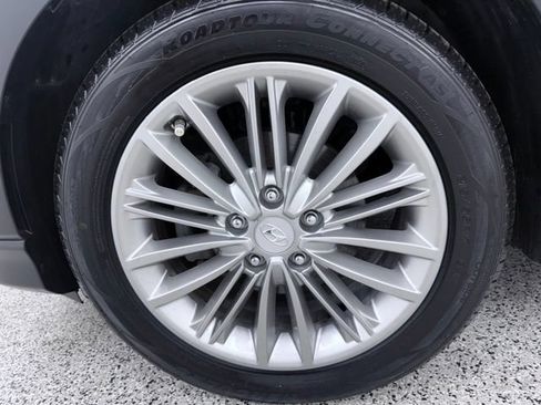 Used 2018 Hyundai Kona SEL w/ SEL Tech Package 02 FWD image 12