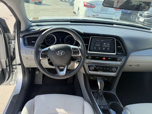 Used 2019 Hyundai Sonata SE FWD image 14