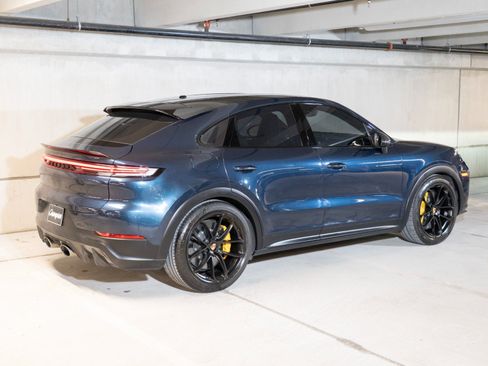 Certified 2024 Porsche Cayenne Turbo GT AWD/4WD image 9