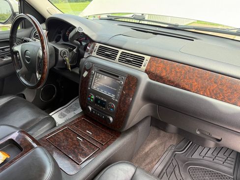 Used 2012 GMC Yukon Denali RWD image 15