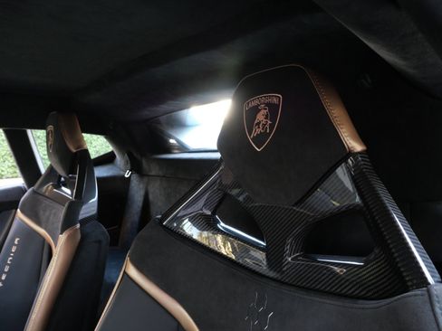 Used 2024 Lamborghini Huracan Tecnica image 16