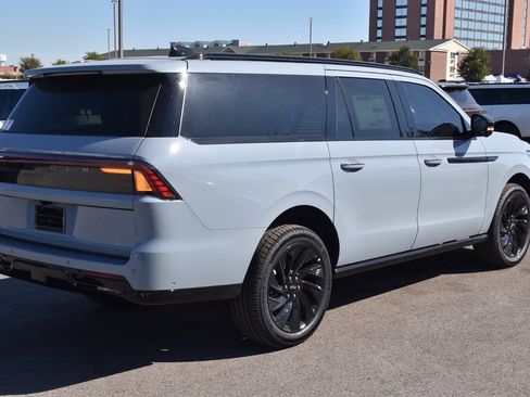 New 2025 Lincoln Navigator L Reserve w/ Jet Appearance Package image 6
