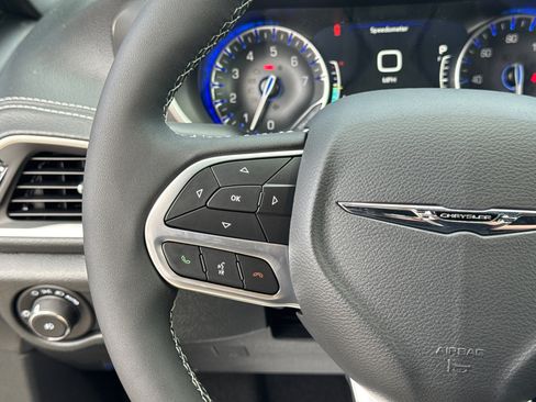 New 2026 Chrysler Pacifica Select image 23