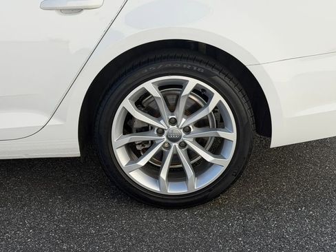 Used 2019 Audi A4 2.0T Premium w/ Convenience Package image 2