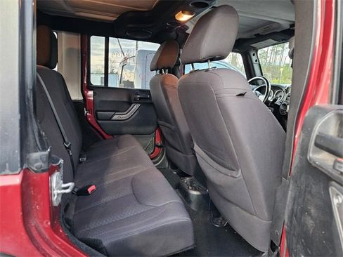 Used 2013 Jeep Wrangler Unlimited Sport image 8