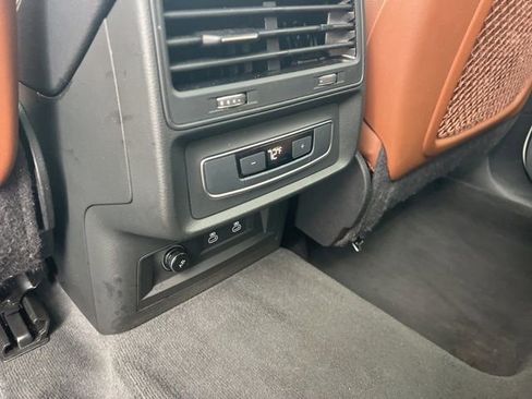 Used 2023 Audi Q7 2.0T Premium w/ Convenience Package image 32