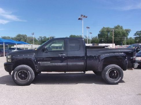 Used 2008 Chevrolet Silverado 1500 LT w/ All Star Edition AWD/4WD image 4