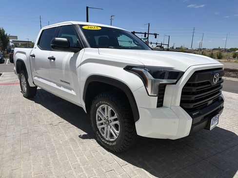 Used 2025 Toyota Tundra SR5 w/ SR5 Convenience Package AWD/4WD image 7