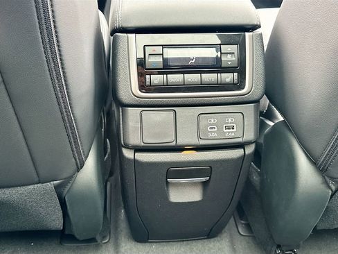 New 2026 Subaru Ascent Limited image 31