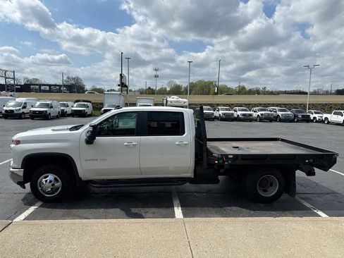 Used 2024 Chevrolet Silverado 3500 LT w/ Convenience Package image 5