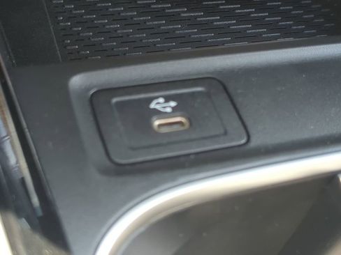 New 2025 Mercedes-Benz GLA 250 4MATIC image 9