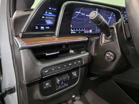 Used 2023 Cadillac Escalade ESV Sport Platinum w/ LPO, ONYX Package AWD/4WD image 29