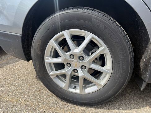 Used 2023 Chevrolet Equinox LS w/ LS Convenience Package image 8