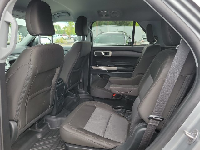 Used 2024 Ford Explorer XLT RWD image 13