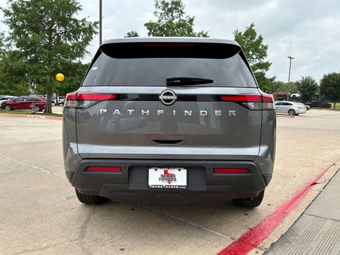 Used 2025 Nissan Pathfinder SV FWD image 7
