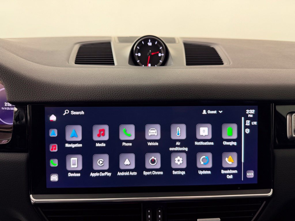 Certified 2022 Porsche Cayenne E-Hybrid AWD/4WD image 39