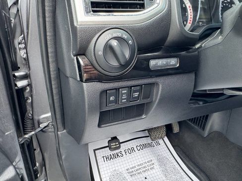 Used 2017 Nissan Titan SV RWD image 45