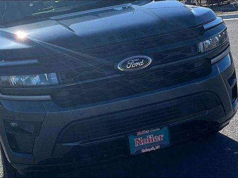 Used 2022 Ford Expedition Limited AWD/4WD image 29