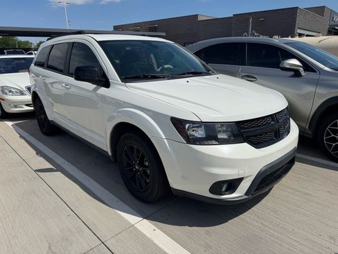 Used 2019 Dodge Journey SE FWD image 5