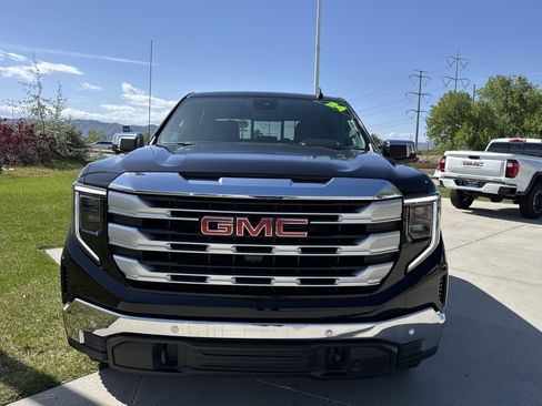 Used 2024 GMC Sierra 1500 SLE w/ Preferred Package image 9