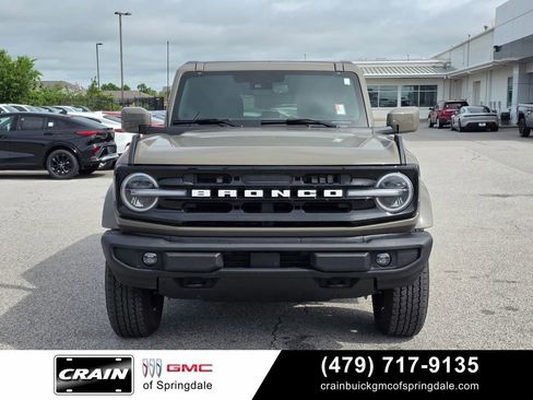 Used 2025 Ford Bronco Outer Banks AWD/4WD image 2