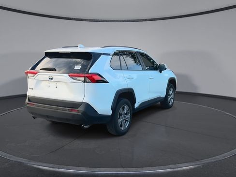 Used 2024 Toyota RAV4 LE AWD/4WD image 8