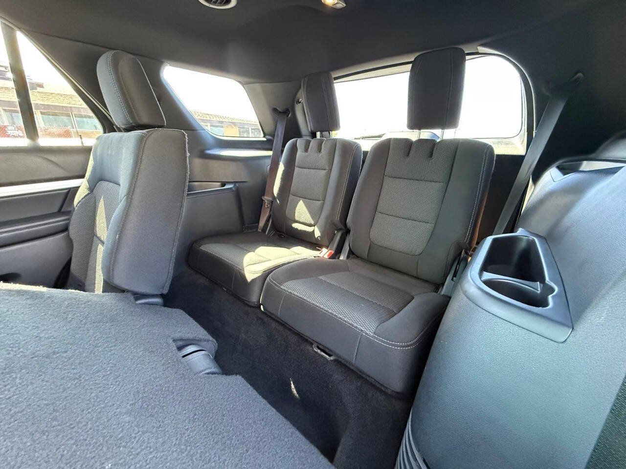 Used 2017 Ford Explorer XLT FWD image 11