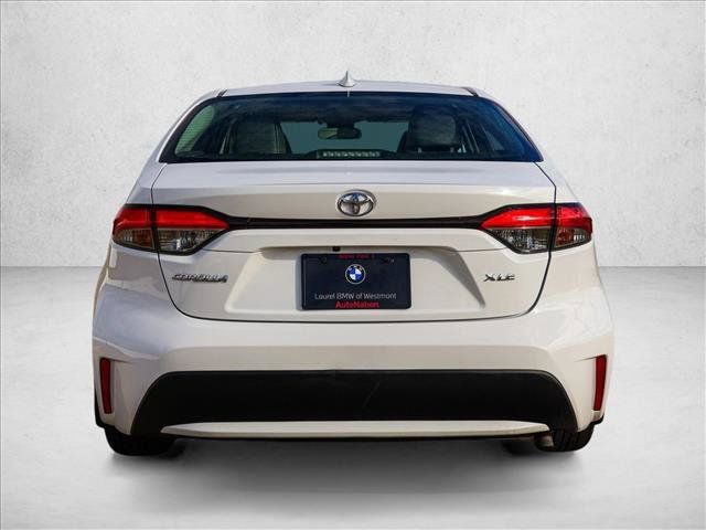 Used 2022 Toyota Corolla XLE FWD image 6
