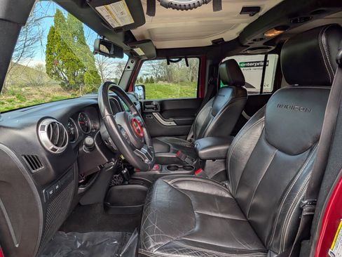 Used 2013 Jeep Wrangler Unlimited Rubicon w/ Connectivity Group image 10