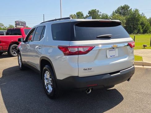 Used 2021 Chevrolet Traverse LT FWD image 11