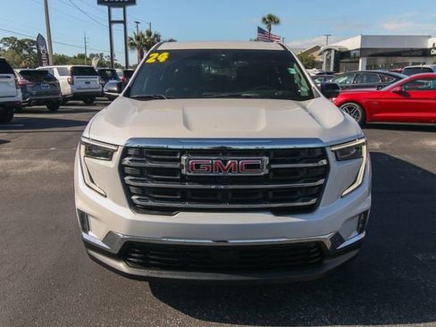 Used 2024 GMC Acadia Elevation w/ Luxury Package AWD/4WD image 2