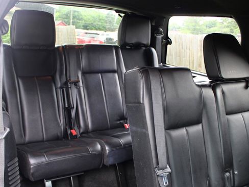 Used 2016 Ford Expedition XLT w/ Equipment Group 202A AWD/4WD image 37