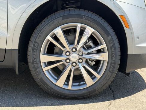 New 2026 Cadillac XT5 Premium Luxury w/ Driver Assist Package AWD/4WD image 9