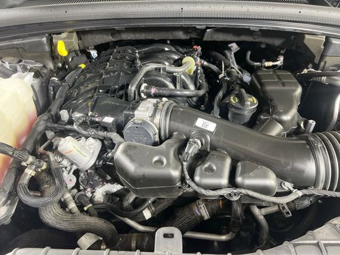 Used 2023 Jeep Grand Cherokee Limited AWD/4WD image 29