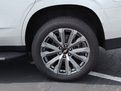 Used 2025 Chevrolet Tahoe High Country AWD/4WD image 7