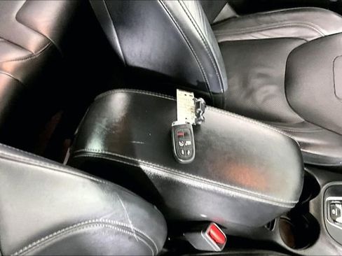 Used 2019 Jeep Cherokee Limited image 33