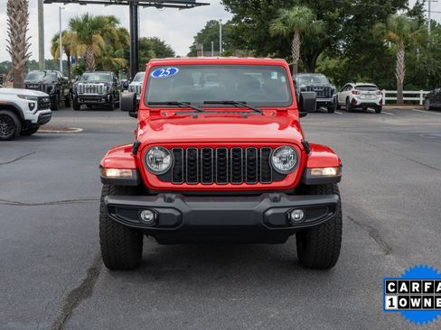 Used 2025 Jeep Gladiator Sport AWD/4WD image 8