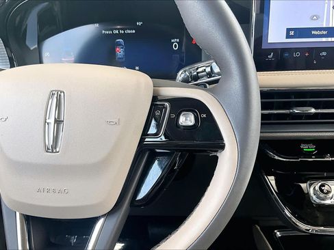 Used 2024 Lincoln Corsair FWD image 22