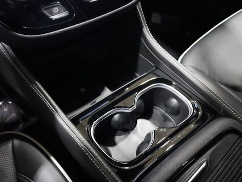 New 2026 Chrysler Pacifica Limited image 22