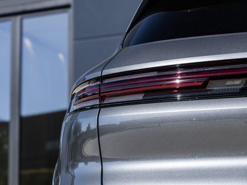 Certified 2026 Porsche Cayenne E-Hybrid AWD/4WD image 14