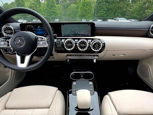 Used 2023 Mercedes-Benz CLA 250 4MATIC image 15