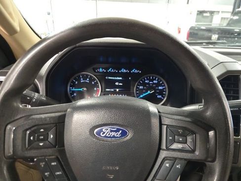 Used 2019 Ford F250 XLT w/ XLT Premium Package AWD/4WD image 17